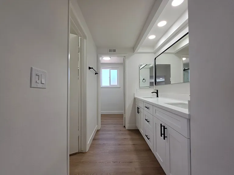 8831 Sailport Dr — Photo 21