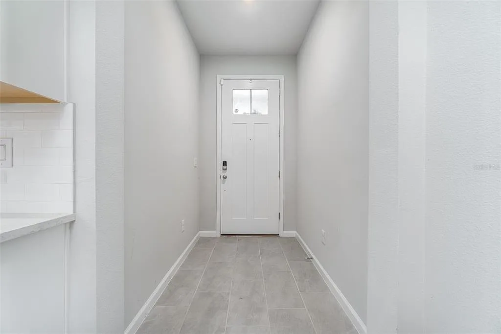 3 bed, 2.5 bath, 1716 sqft, $2,850 — Photo 4