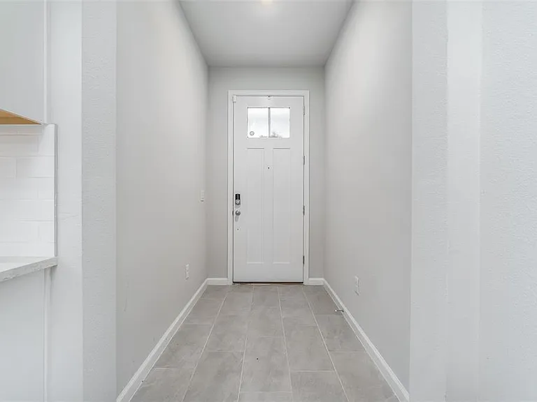 8518 Primrose Willow Pl — Photo 4