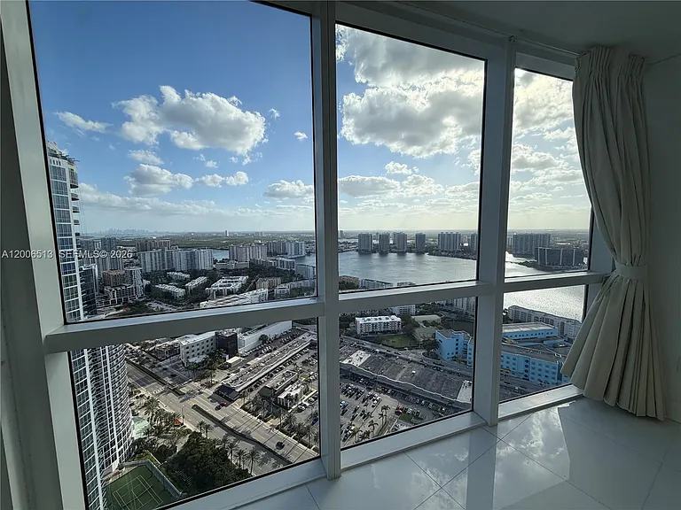 18201 Collins Ave #5105 — Photo 14