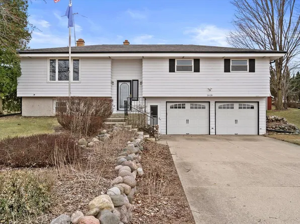 1618 Terry Dale DRIVE, West Bend, WI 53090