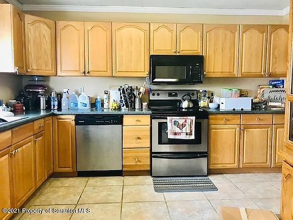 5th image of 852 Throop St