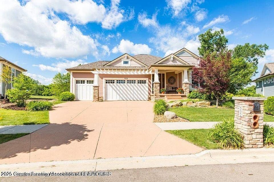 1st image of 532 Aquila Dr