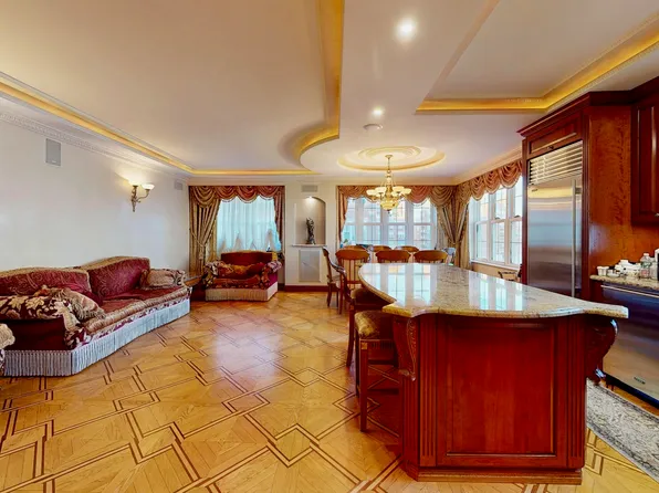 120 Oceana Drive West image 7 of 37