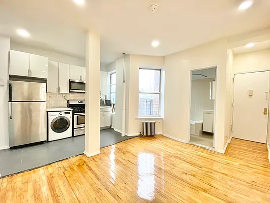 Rented by Bohemia Realty Group | media 2