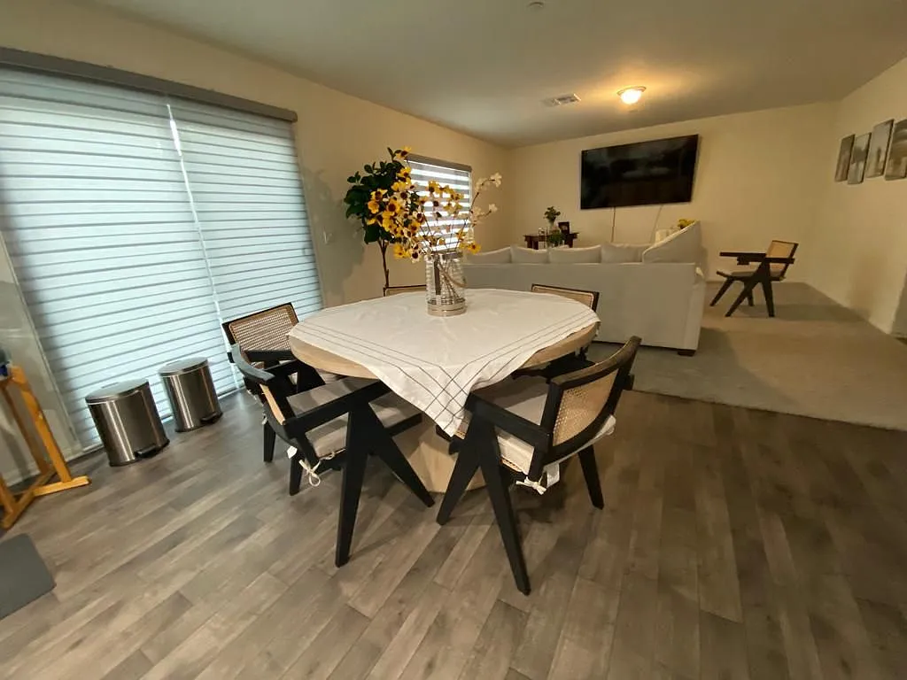 3 bed, 2.5 bath, 1716 sqft, $2,650 — Photo 4