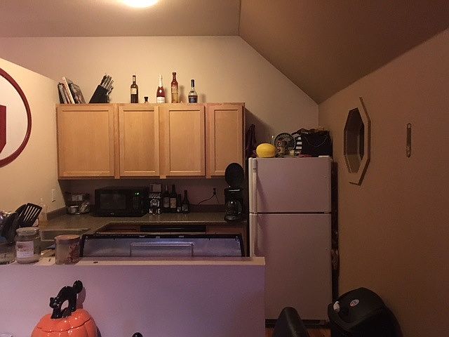 Kitchen - Stove, Fridge, Tons of Cabinet Storage