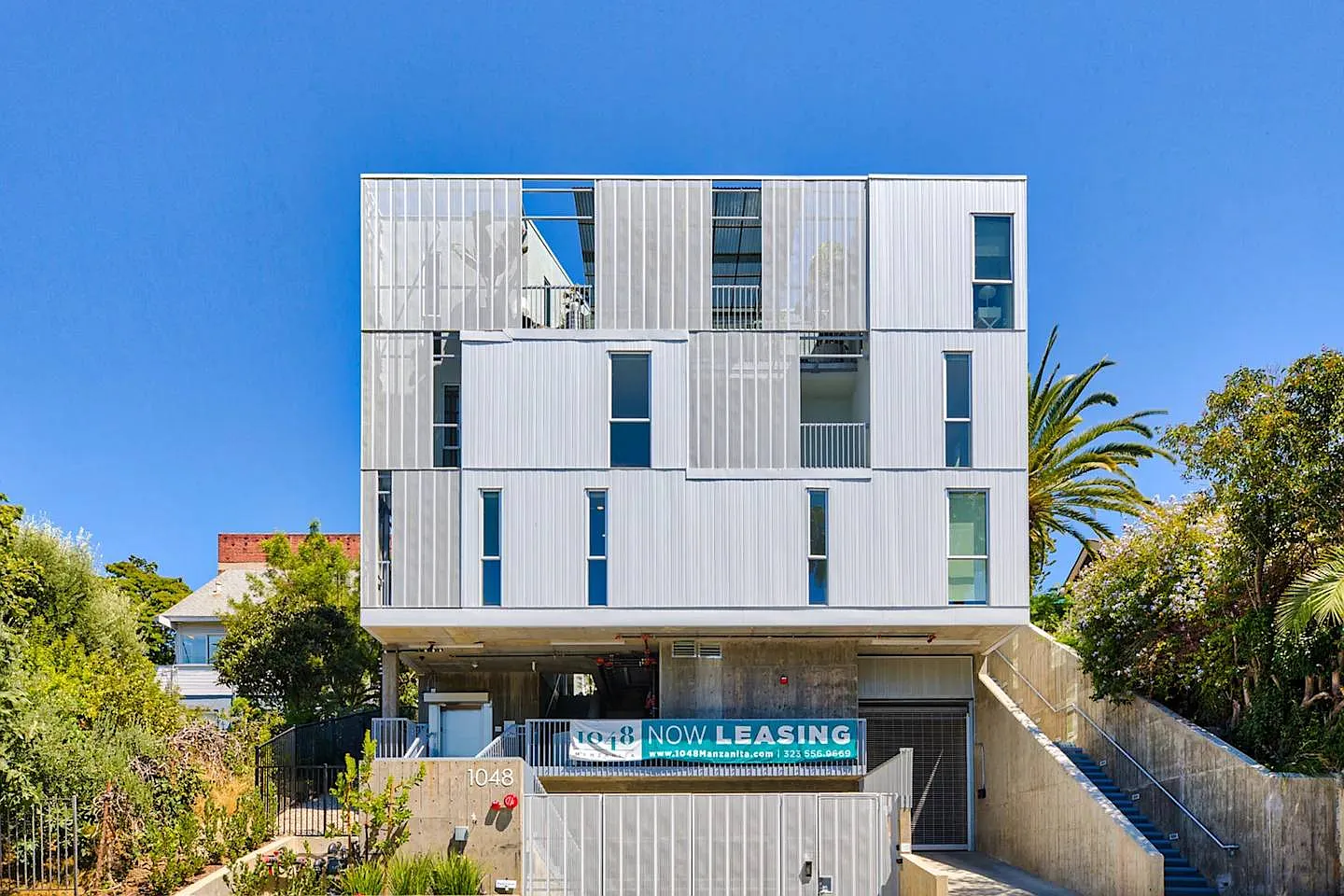 1048 Manzanita — Photo 4