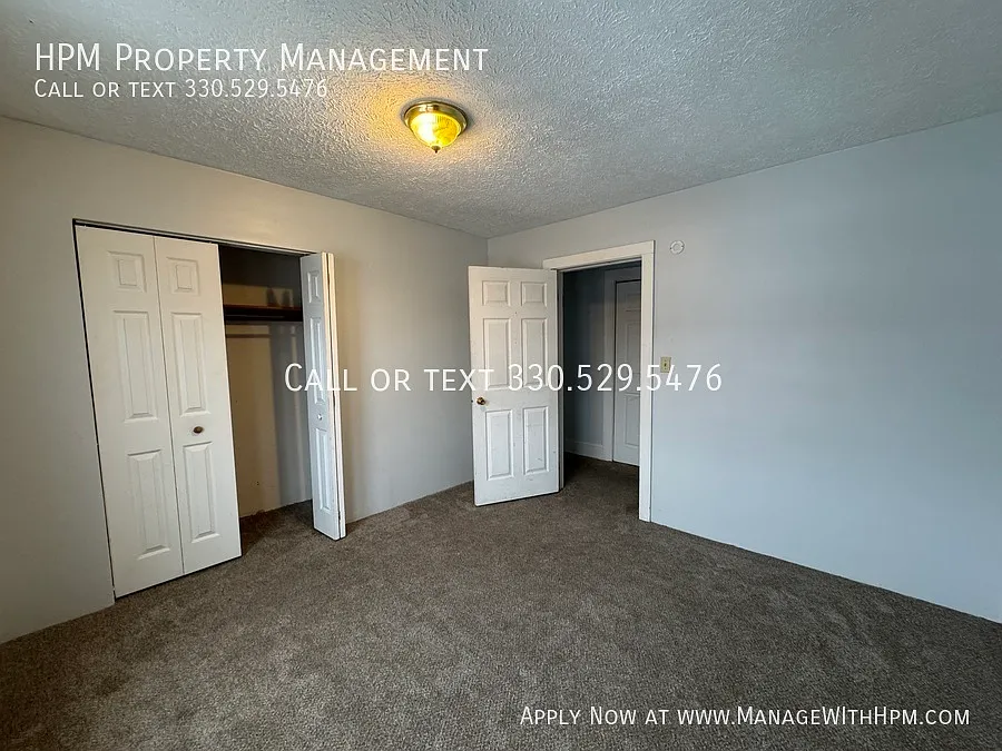 Building Photo - 2237 Tuscarawas St W #7