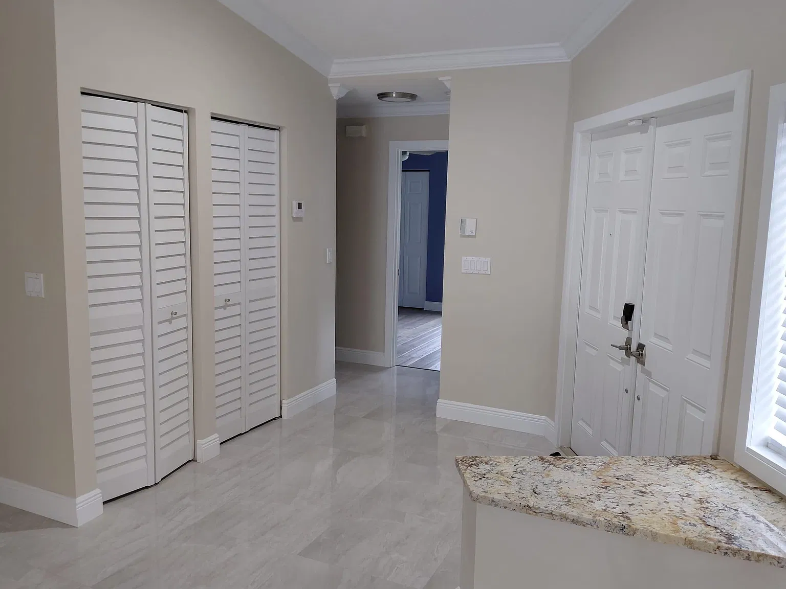 3 bed, 2.0 bath, 1922 sqft, $3,500 — Photo 2