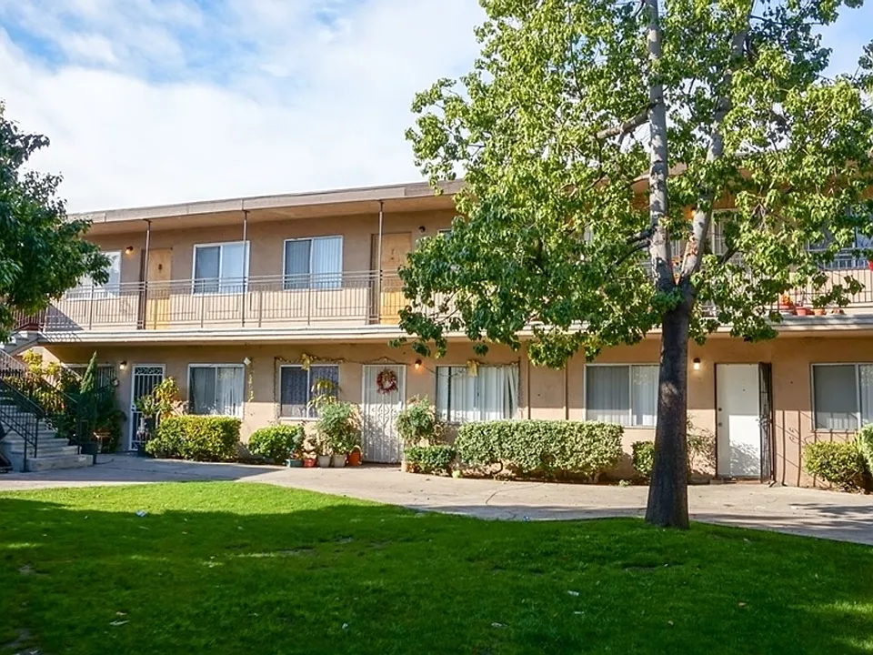 11662-11672 Stuart Dr