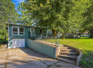2712 Yoder Dr, Burlington, IA 52601