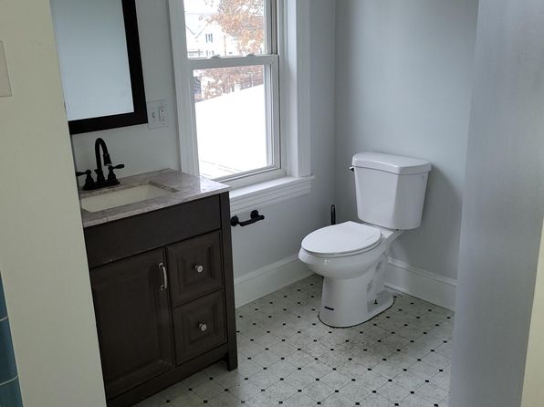 218 E Market St FLOOR 2