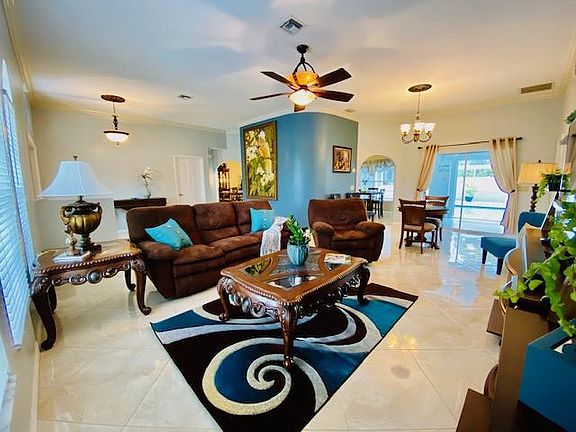 Entertainment, lounge area.