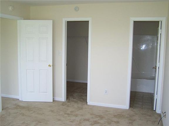 4th image of 2652 Lullwater Ln