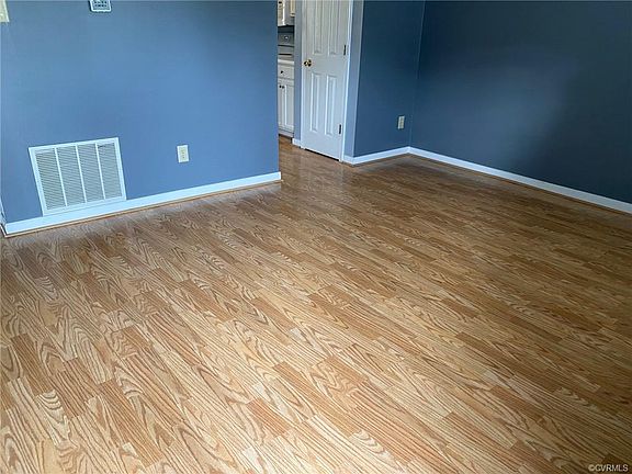 2nd image of 2915 Mary Beth Ln