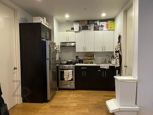 1st image of 552 Parkside Ave #209