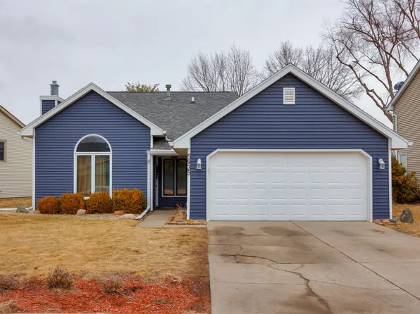 5935 Village Cir, Johnston, IA 50131