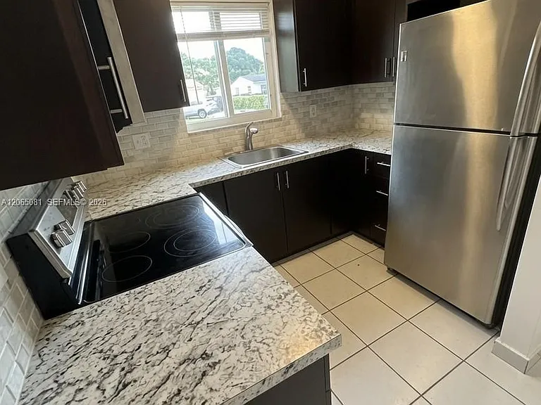 3610 SW 87th Pl #3610 — Photo 7