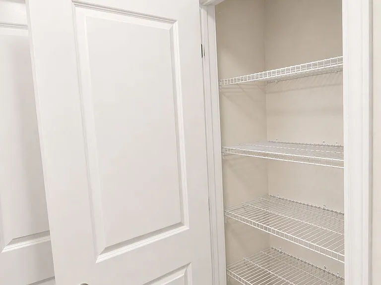 2135 Speare Ct — Photo 32