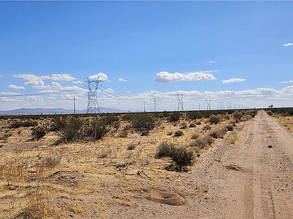 3rd image of 801 Highway 395