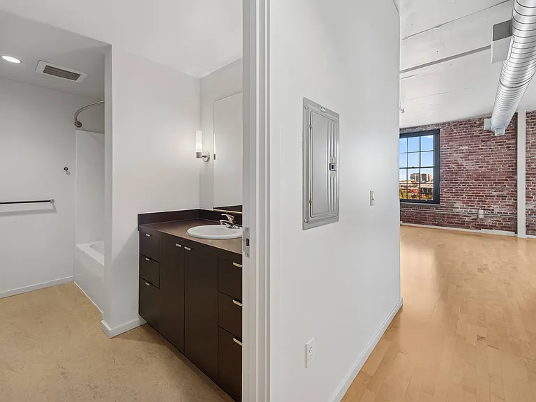 Crane Flats and Lofts — Photo 9