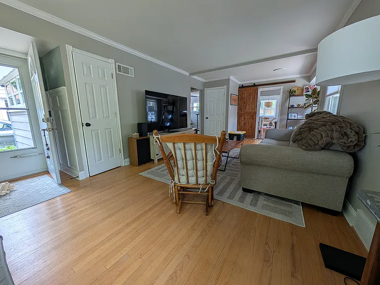 146 N 91st Pl — Photo 4