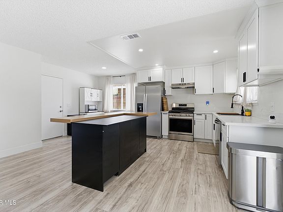 5th image of 44509 Watford Ave