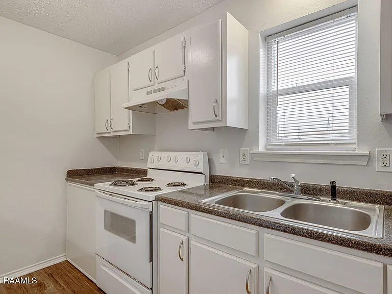1318 Lee Ave #A-1 — Photo 9
