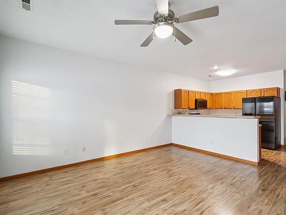 5th image of 158 Primrose Ct