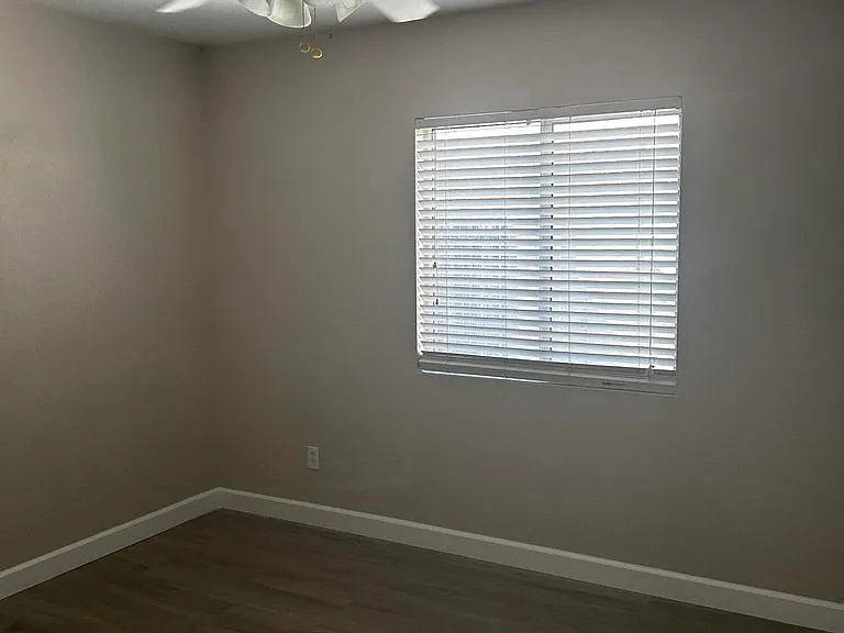 1489 S Dove St — Photo 33