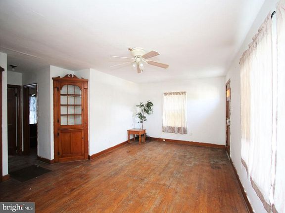 5th image of 2-2A E Milby St