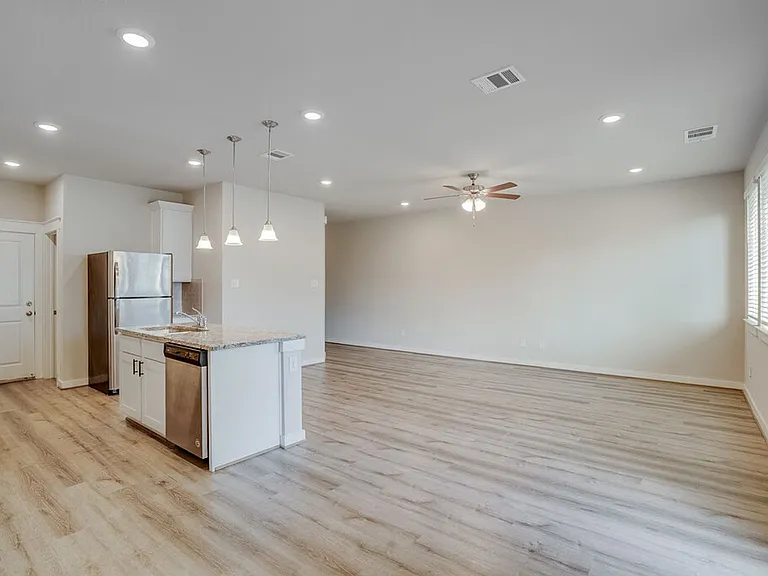 505 Pearly Eye Dr #B — Photo 7