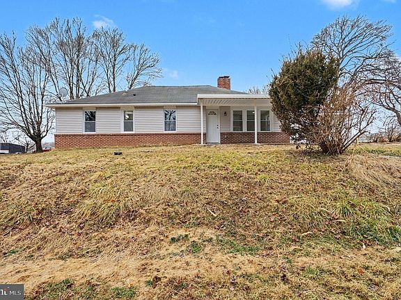 4th image of 413 Obrecht Rd