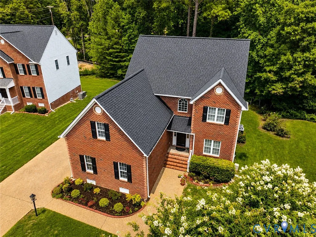 5 bed, 4.0 bath, 3438 sqft, $3,400 — Photo 2