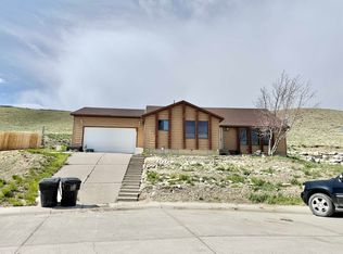 1921 Berry Dr, Kemmerer, WY 83101