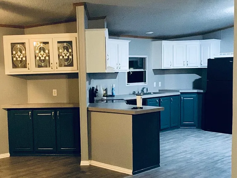 575 English Ln — Photo 3