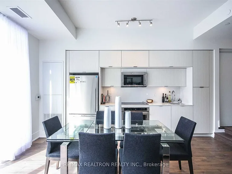 80 Vanauley St #Townhouse 121 — Photo 12