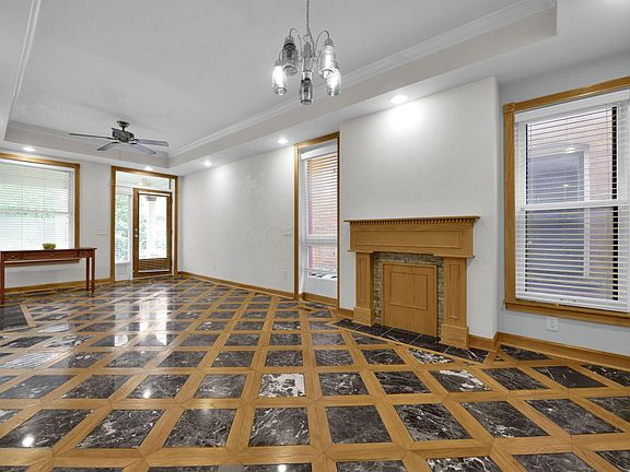 5th image of 29 E 2nd Ave