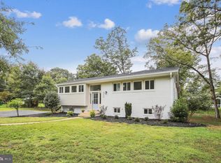 8906 Beauchamp Dr, Alexandria, VA 22309
