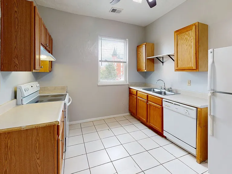 2610 Woodburn Ave #1 — Photo 4