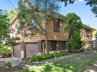 15760 W Marie Ave, Prairie View, IL 60069