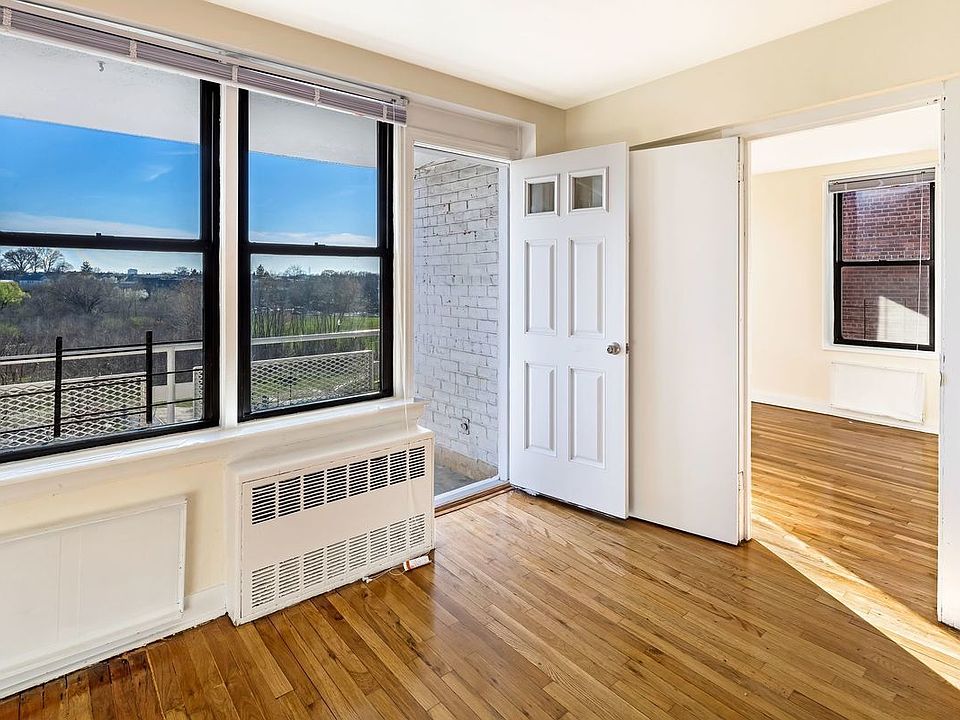 1st image of 13720 45th Ave APT 5K