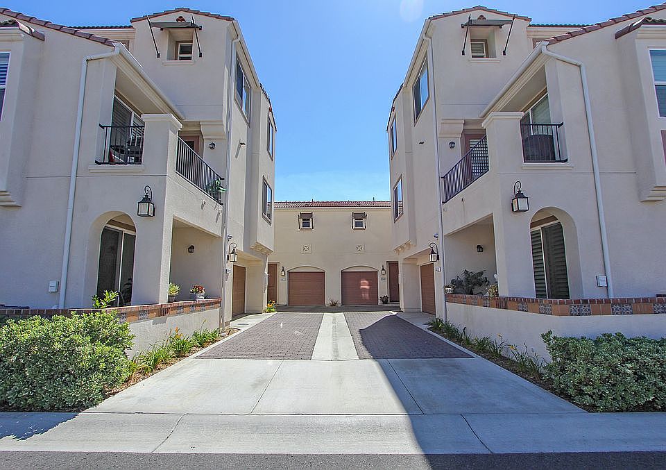 1st image of 31897 Calle Luz
