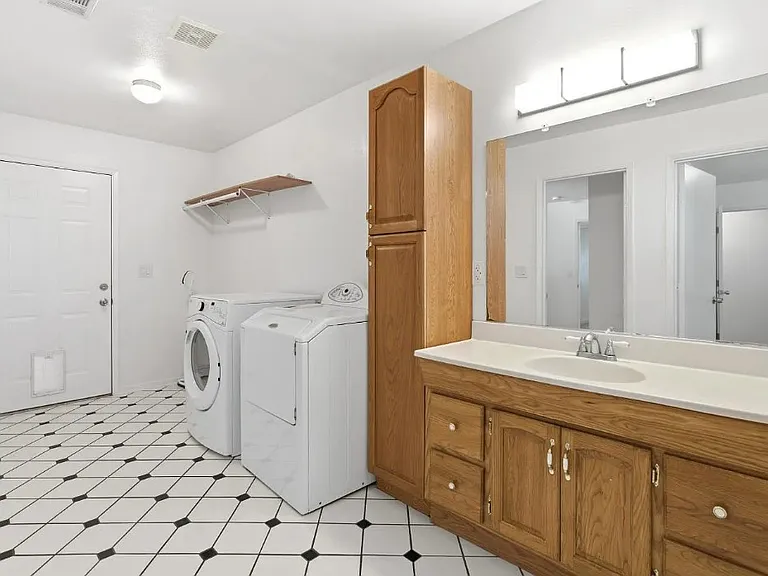 693 Basil Ct — Photo 10