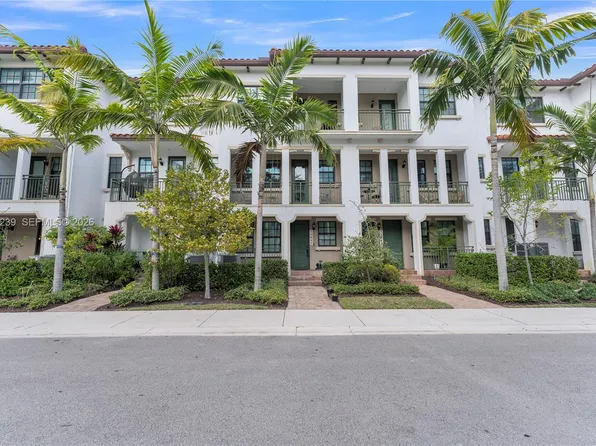 11537 SW 13th Ct, Pembroke Pines, FL 33025