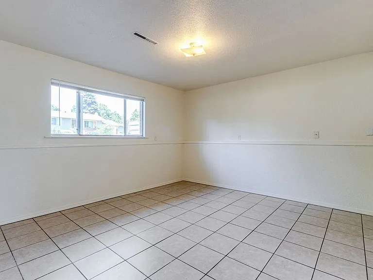 1312 Ash Dr — Photo 16