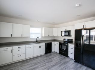 1111 E 69th St, Savannah, GA 31404