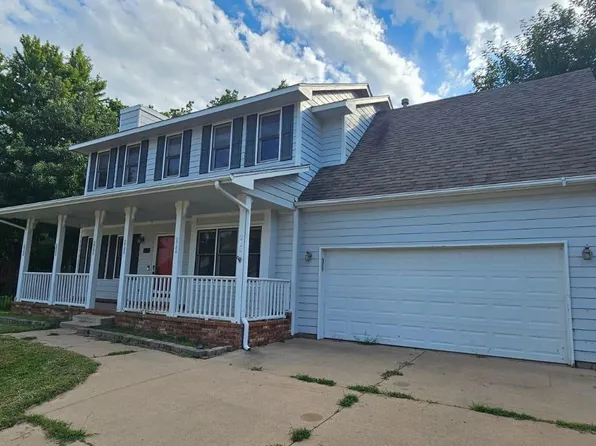 913 E Terrace Ct, Derby, KS 67037