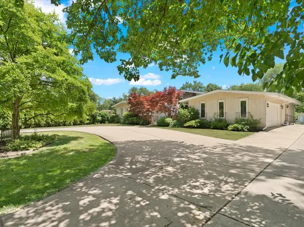 20W317 99th St, Lemont, IL 60439